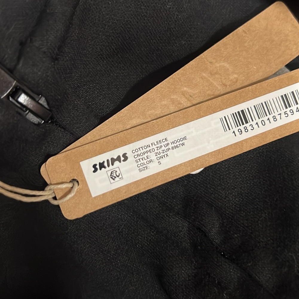 SKIMS Cotton Fleece Cropped Zip-Up Hoodie – Barley & Onyx – NWT - Picture 6 of 8